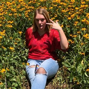 Meet your Posher, Lauren